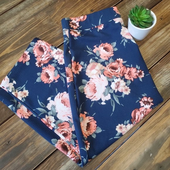 Iris Basic Dresses & Skirts - Iris Basic Woman's Pencil skirt size L